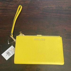 BRAND NEW MICHAEL KORS WRISTLET
